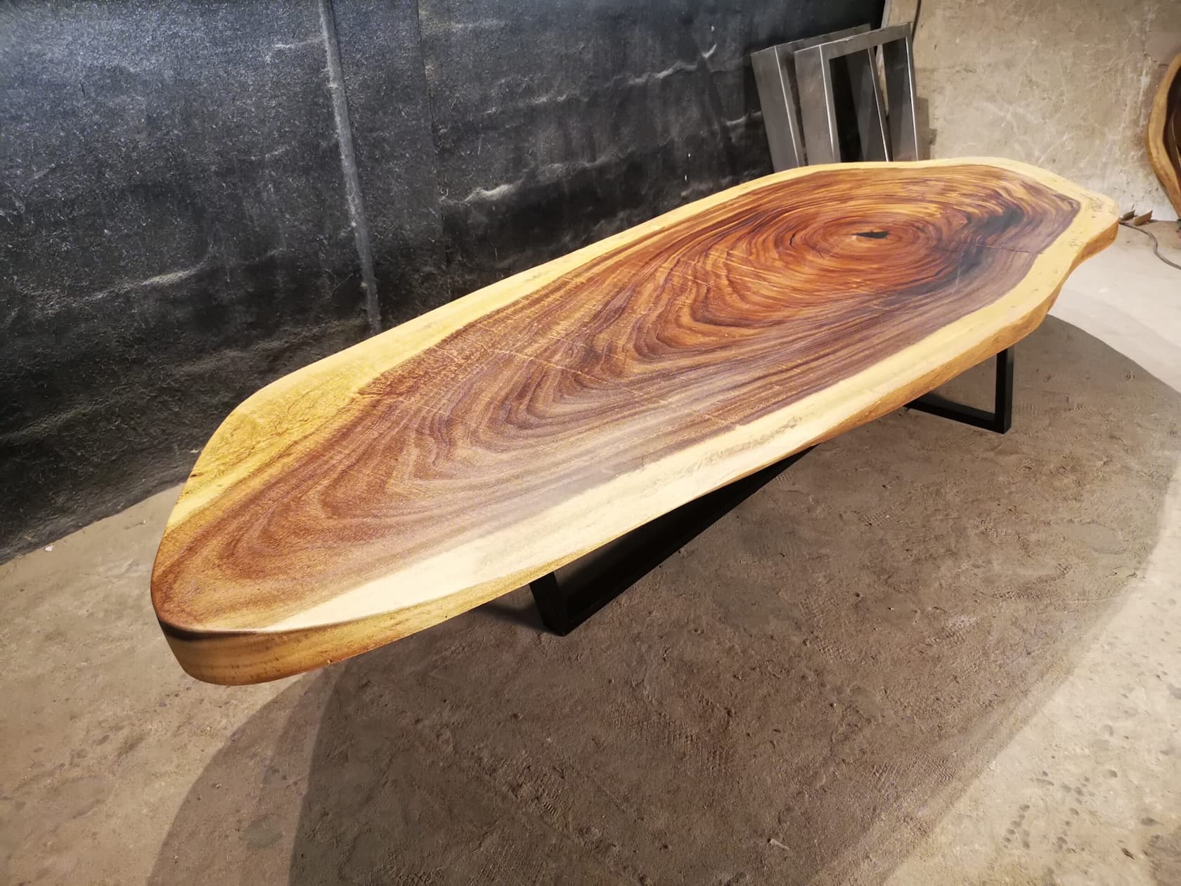 The coffee table: a must have piece of furniture