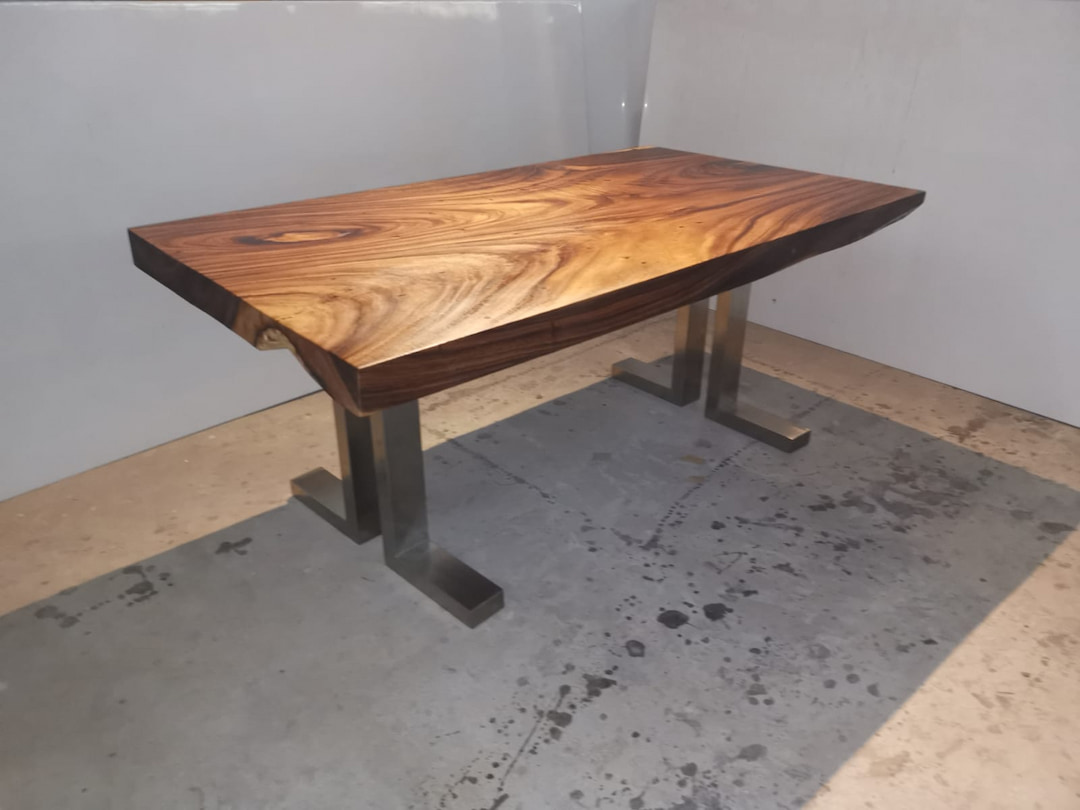 Types of Wood Used in Wooden Tables and Their Characteristics