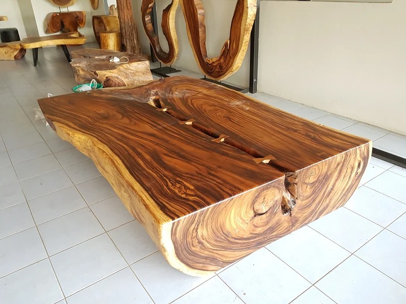 How Craftsmen Make Rustic Table Tops